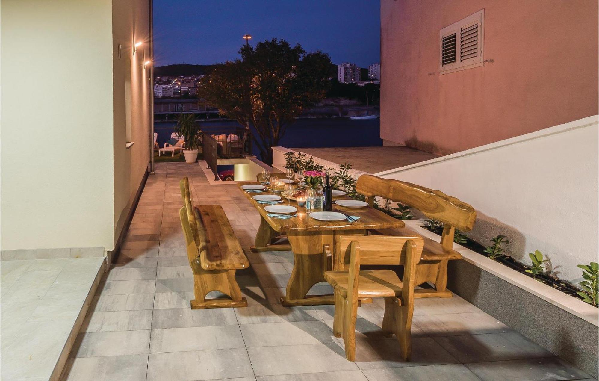 Beautiful Home In Sibenik With Kitchen Екстериор снимка